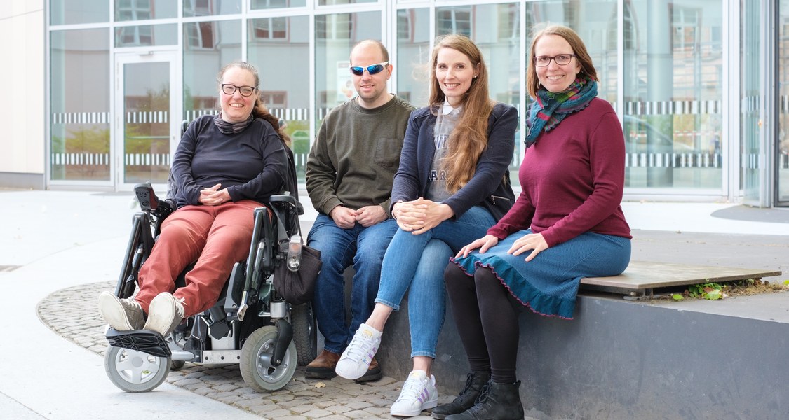 Teamfoto Mitarbeitende Service- und Beratungsstelle für ein inklusives Studium