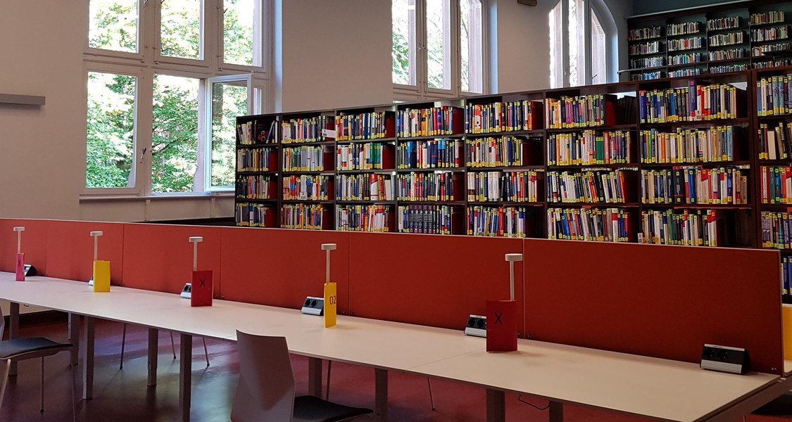 Großer Lesesaal der Bereichsbibliothek Wirtschaftswissenschaften