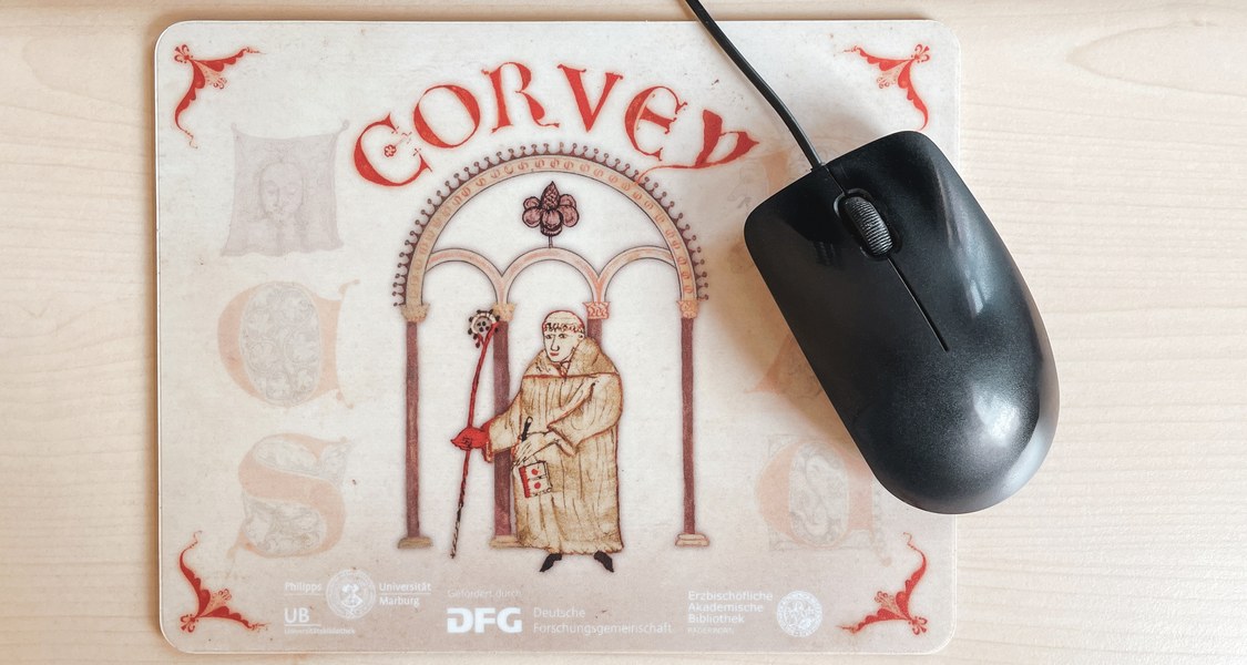 Mousepad mit Corvey Schriftzug und Mönchsinitiale