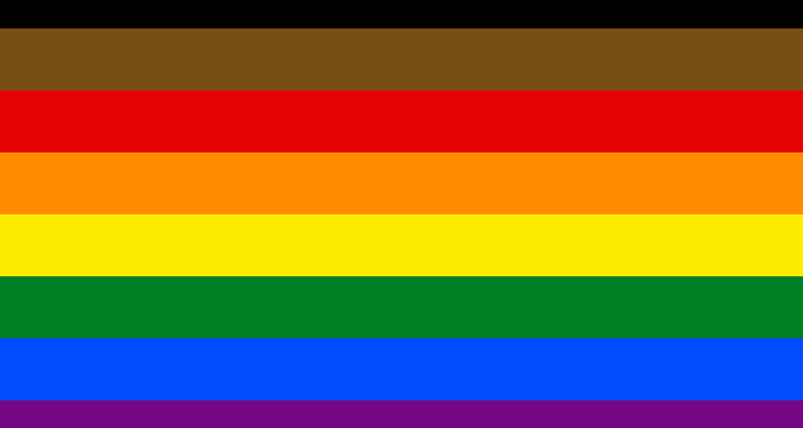 Eine Pride Flag mit von oben nach unten folgenden Farben: Schwarz, Braun, Rot, Orange, Gelb, Grün, Blau, Lila.