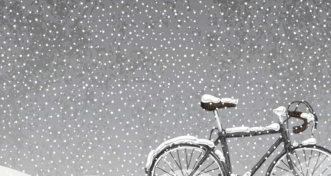 Gezeichnetes Bild von einem schwarzen Rennrad, welches in hohem Schnee steht und weiter eingeschneit wird vor grauem Hintergrund.