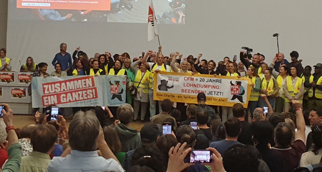 Streikende aus dem Berliner Uniklinikum Charité besuchten die Gewerkschaftskonferenz der Rosa-Luxemburg-Stiftung