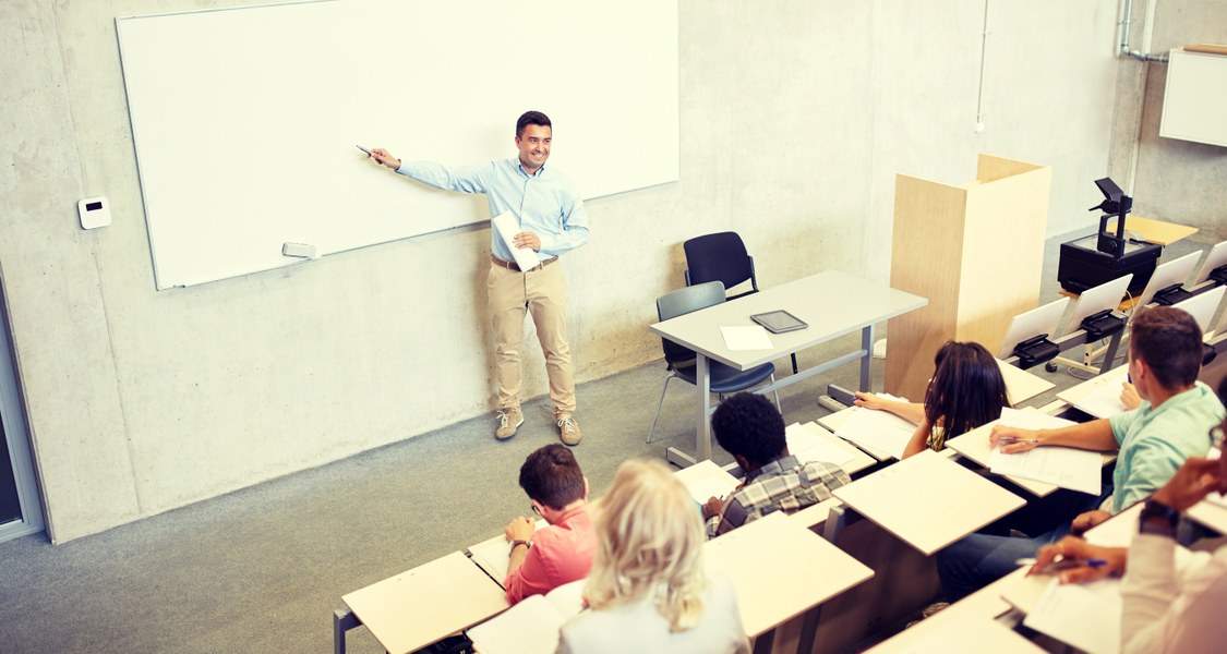 Lehrende an Hochschulen sind zu oft prekär beschäftigt - wie lässt sich das ändern, fragte das Marburger "Bündnis für gute Arbeit" in seiner Veranstaltung über alternative Personalmodelle. COLOURBOX38633508_Syda_Productions