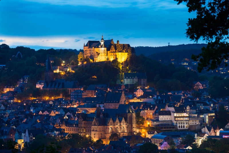 Schloss und Oberstadt bei Nacht