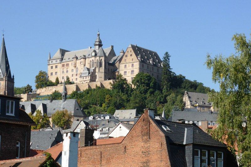 Landgrafenschloss und Dächer der Oberstadt