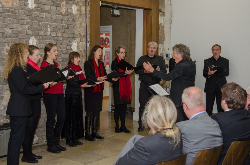 A-Capella-Chor „Marburger Vokalisten“ beim Baustart für die Innensanierung des Kunstmuseums