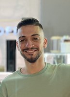 Tawakalna, Yazan
