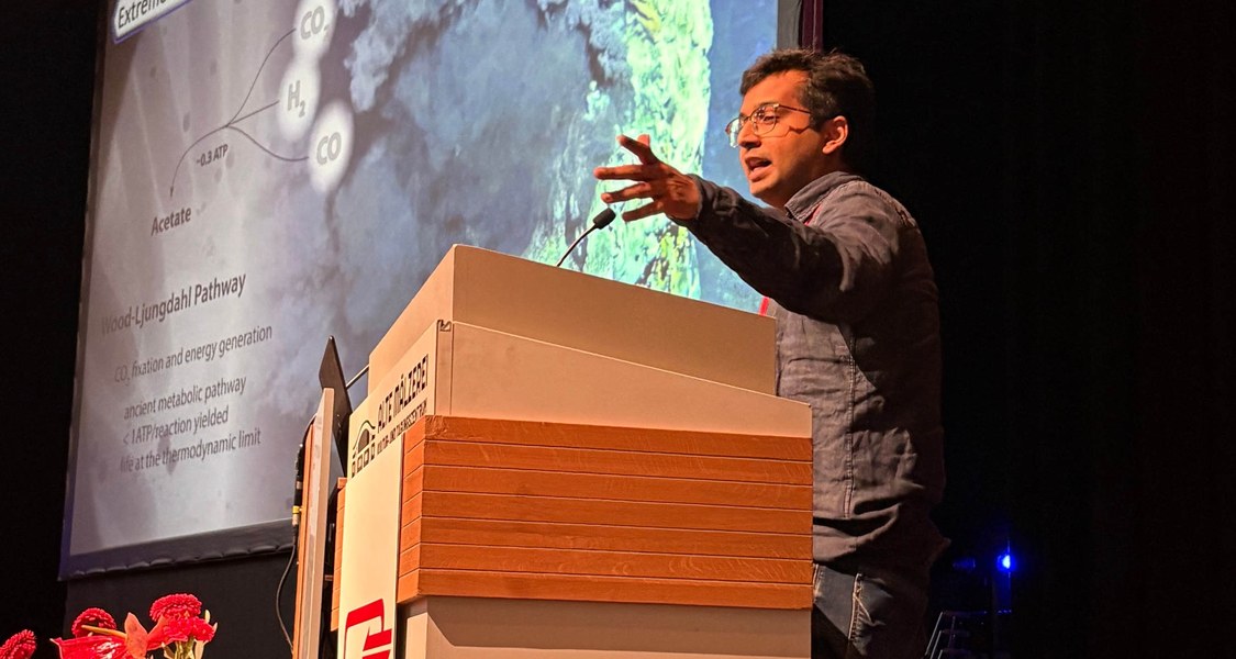 Anuj Kumar giving a lecture