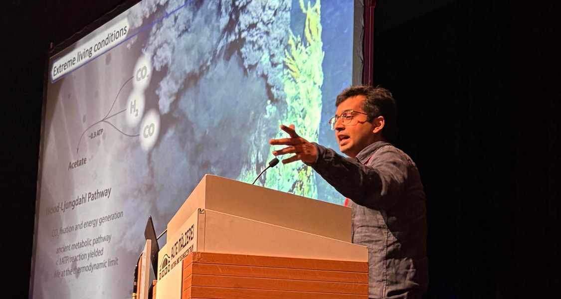 Anuj Kumar giving a lecture