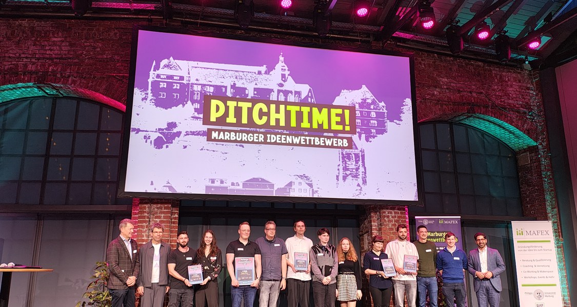 The photo shows the finalists of the Marburg Ideas Competition 2025.