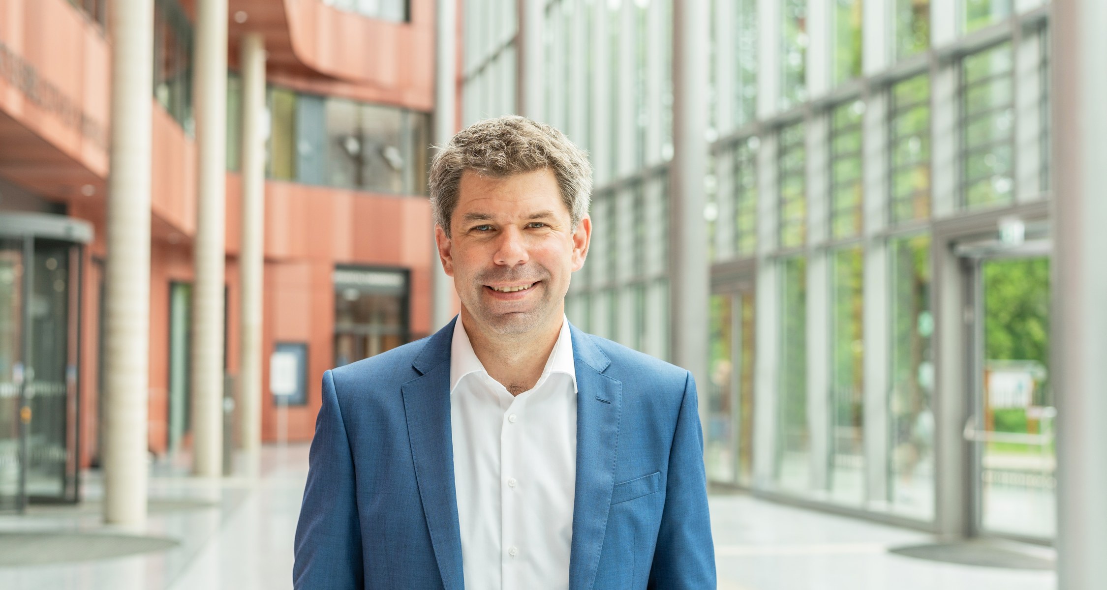 President Prof. Dr. Thomas Nauss on energy conservation in the winter semester (Video in German).